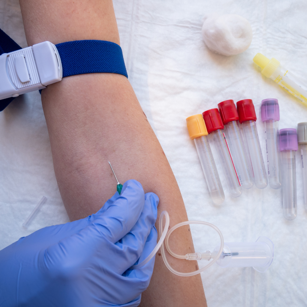 Centro de Tratamento de Feridas Enfermagem a realizar coleta de sangue